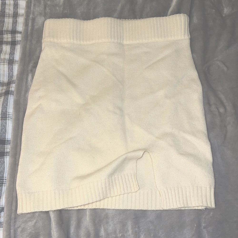 Knit side slit mini skirt